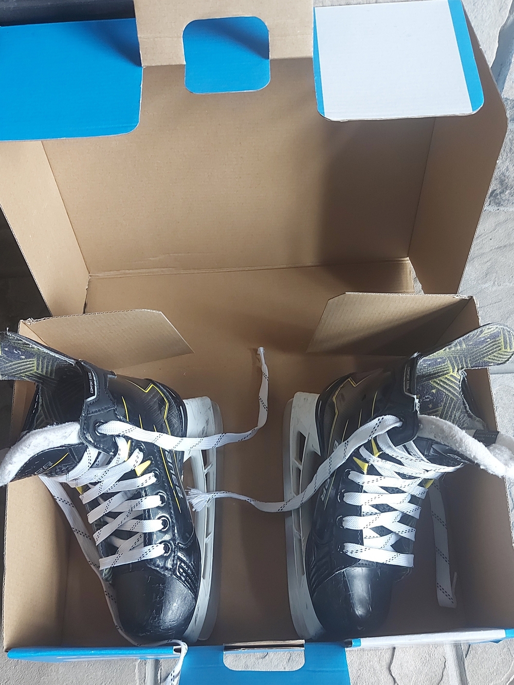 Supreme Bauer Kids Black and Yellow Lace-Up Ice Skates